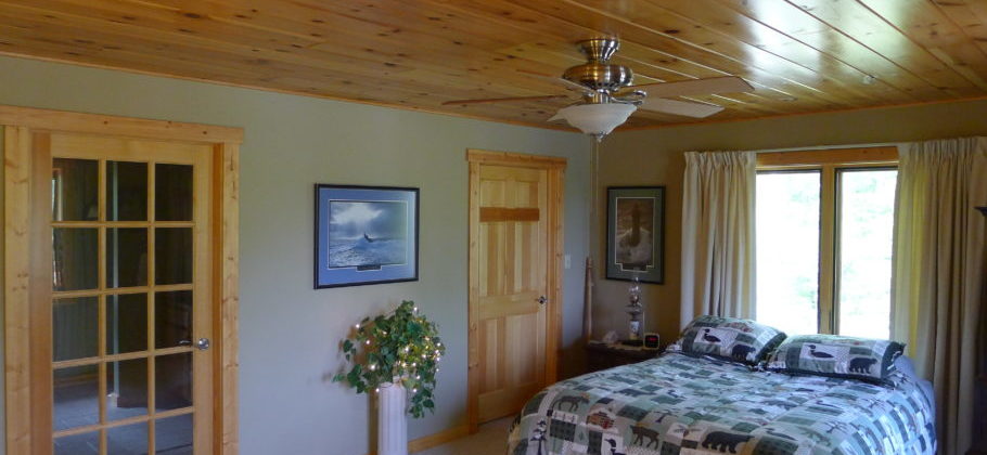 Chesapeake post & beam home bedroom